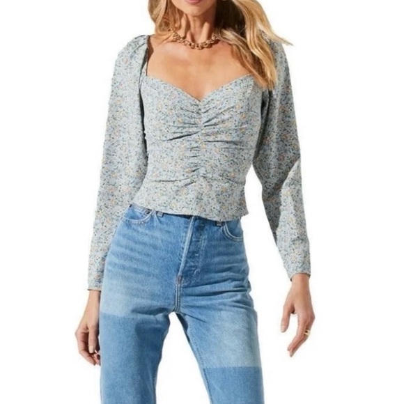 Astr Tops - ASTR The Label blue peach floral ditsy floral smocked ruched top medium